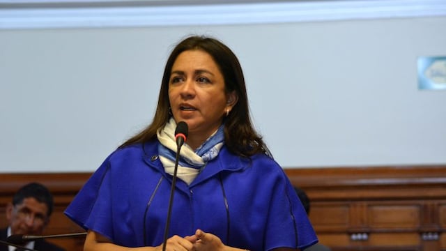 Marisol Espinoza renuncia a la Dirección General de Administración del Congreso