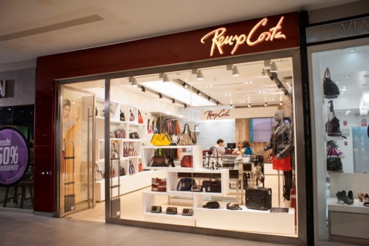 Renzo Costa compite en las líneas de carteras, billeteras, calzado, entre otros. (Foto: Renzo Costa).