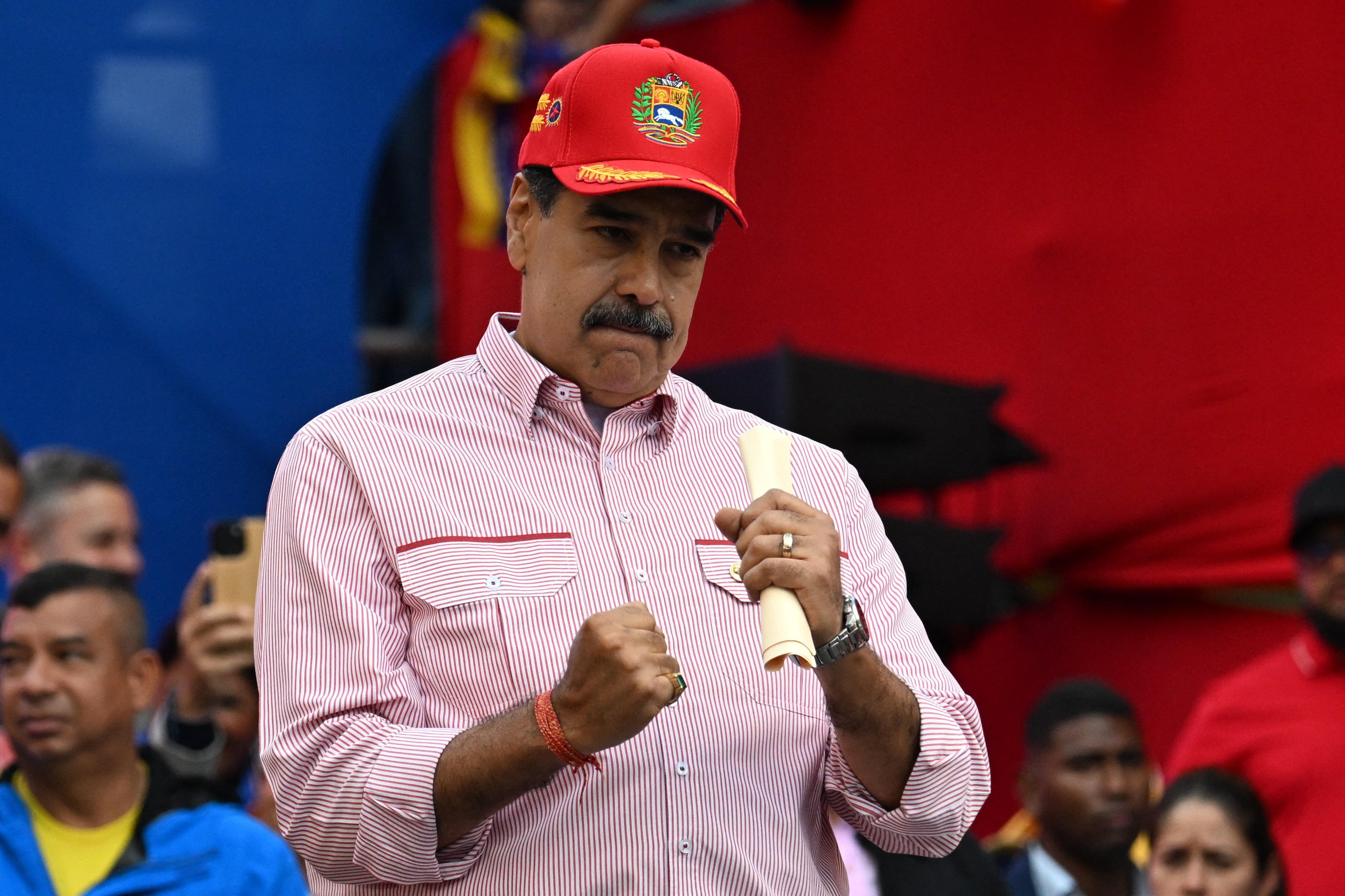 El presidente de Venezuela, Nicolás Maduro, denunció la difusión de “noticias falsas” en EE.UU., sin referirse de forma directa al supuesto ataque anunciado por Donald Trump. Foto de Juan BARRETO / AFP.