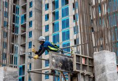 Banquera central ve respaldo para mayores recortes en Colombia