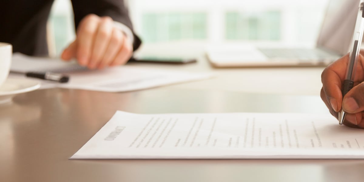 Cuando se habla de revisar contratos entre privados y controlar precios, no se discute únicamente un alquiler. También se pone sobre la mesa la estabilidad de otros acuerdos. (Foto: iStock)