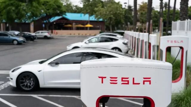 Dos senadores EE. UU. solicitan llamados a revisión de Tesla tras investigación de Reuters