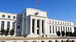 Pese a débil crecimiento en EEUU, la Fed debería conservar rumbo