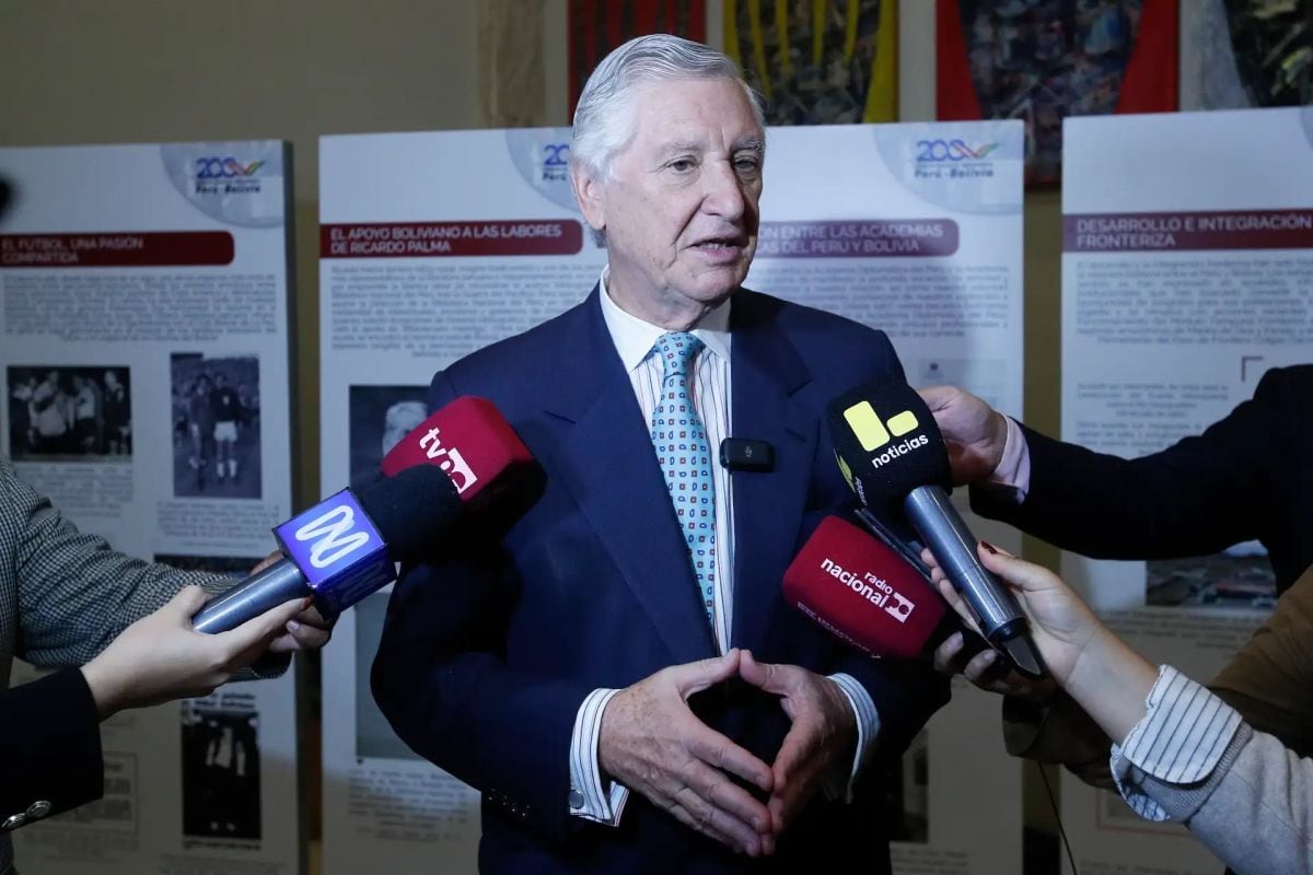 Carlos Pareja aseguró que hay medidas para facilitar el voto en el extranjero, tras coordinación con los consulados. También se habilitarán mesas en Medio Oriente. Foto: Andina