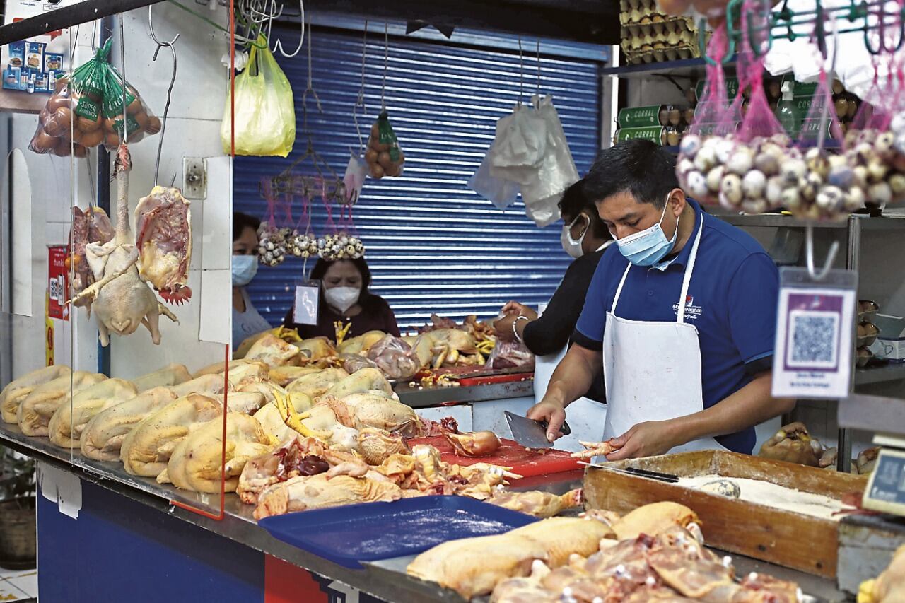 Precio del pollo alza vuelo y alcanza su mayor nivel en cinco meses. (Foto: Leonardo Fernández | GEC)