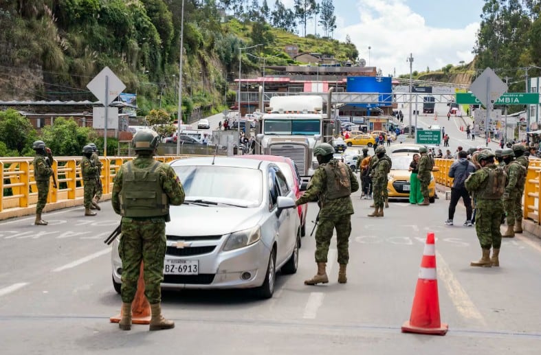 Gobierno de Ecuador reabre paso fronterizo con Perú tras seis meses de cierre por seguridad. Foto: Reicarmyr CANIZARES / AFP