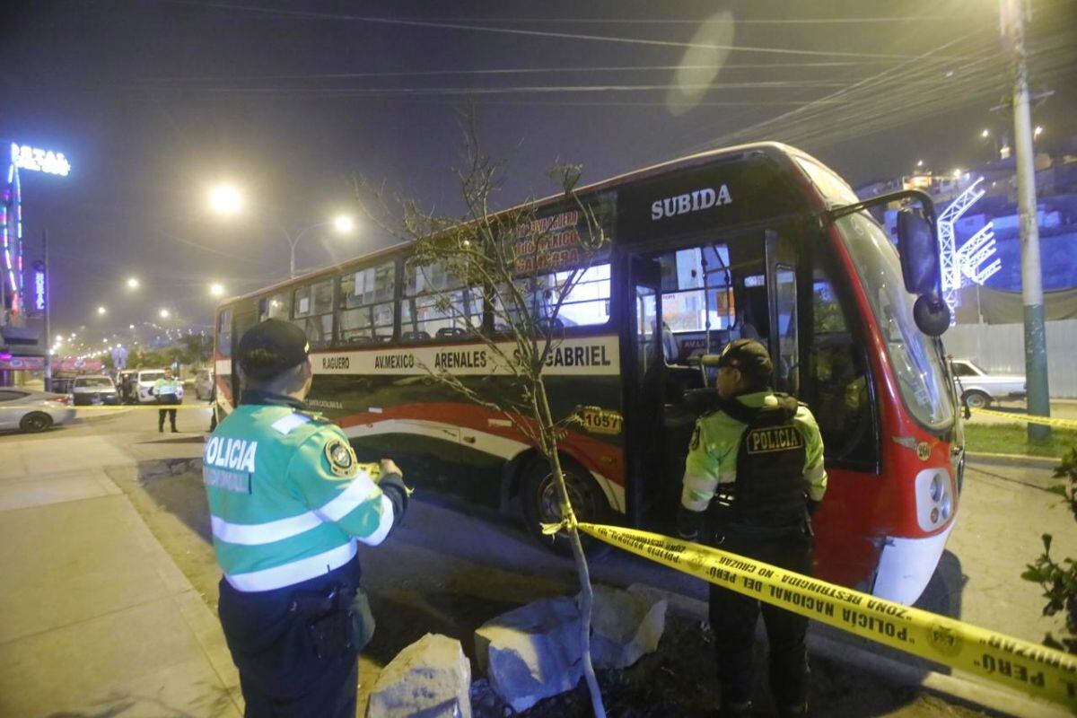 Extorsionadores atacaron a chofer de la línea 23 Santa Catalina. Fotos: GEC.