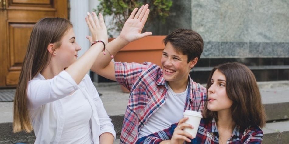 Empresas que logran articular las expectativas de boomers, Gen X, millennials y Gen Z reportan mayores niveles de innovación, compromiso y adaptabilidad en un entorno cambiante. Foto: referencial / Freepik