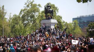 Miles de chilenos vuelven a copar Plaza Italia de Santiago para pedir renuncia de Piñera