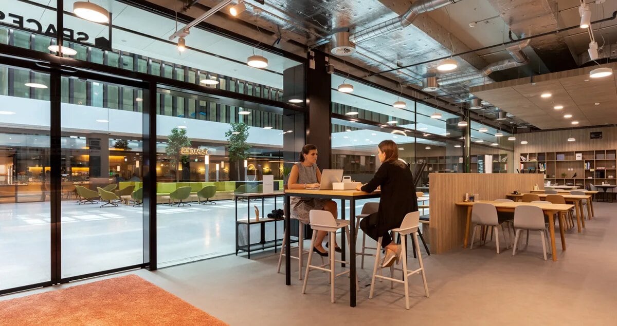 En Latinoamérica, IWG expandió su marca low cost OpenOffice en Colombia y prevé abrir una sede de 300 m2 en Miraflores antes de fin de año.