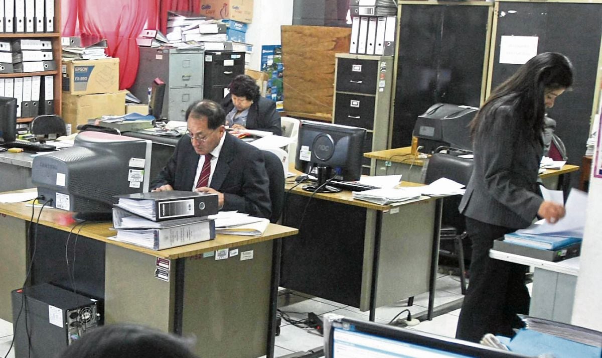 MEF no llevará ninguna ley laboral ante el TC, pese a las advertencias por su alto costo. Foto: GEC