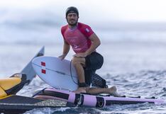 Alonso Correa clasifica al surf peruano a los cuartos de final en París 2024