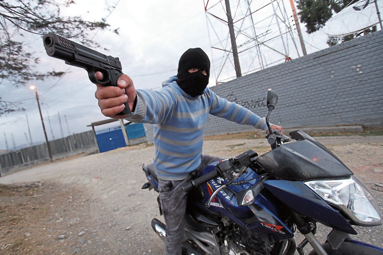 De acuerdo con el texto sustitutorio, el delito de “criminalidad sistemática” será castigado con cadena perpetua en caso de delitos como secuestro, extorsión, sicariato, homicidio calificado y robo agravado. Foto: GEC.