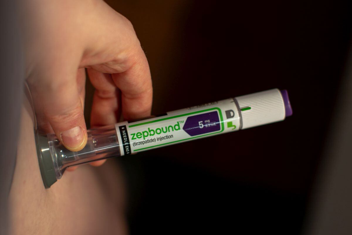 Una pluma de inyección Zepbound de Eli Lilly & Co. dispuesta en el distrito de Brooklyn de Nueva York, EE.UU., el jueves 28 de marzo de 2024. Fotógrafo: Shelby Knowles/Bloomberg