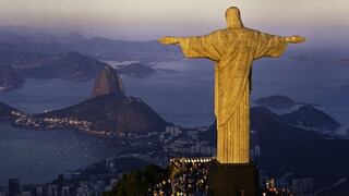 Con Brasil en recesión, Cristo Redentor de Rio busca almas
