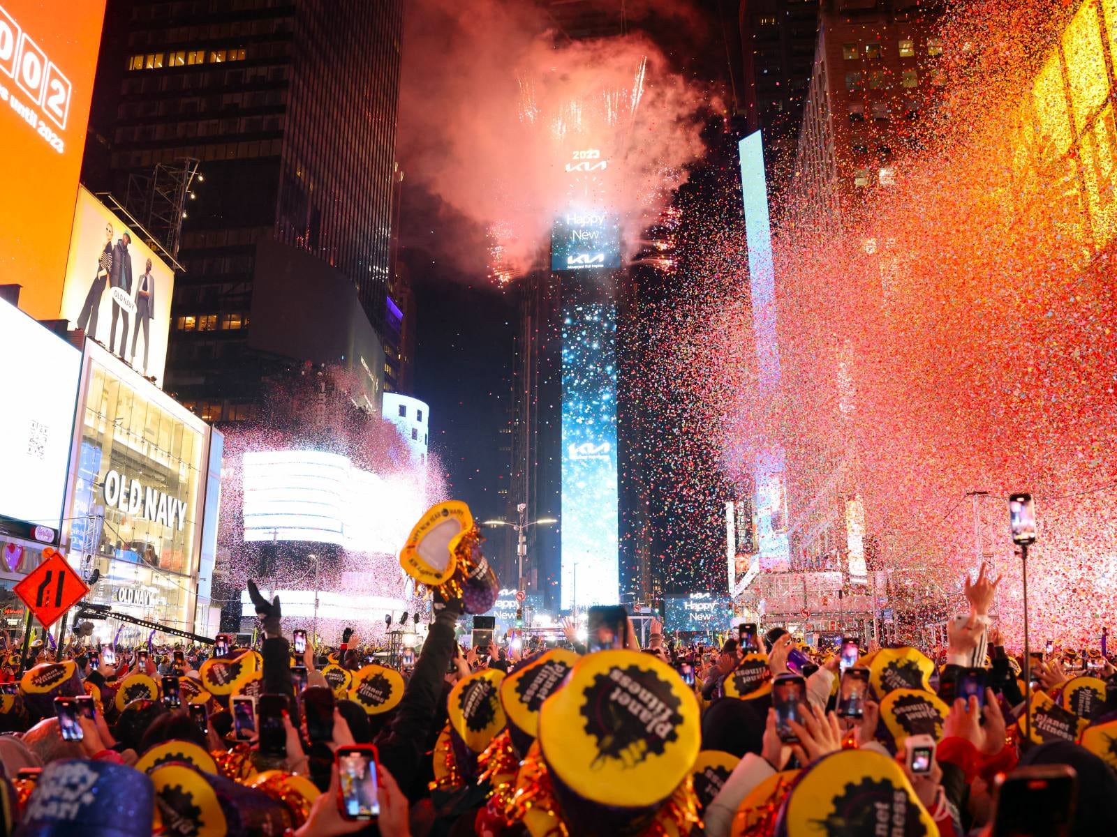 Desde las 3:00 p.m. (hora local), inician las celebraciones para despedir el 2025 en Nueva York. (Crédito: AFP)