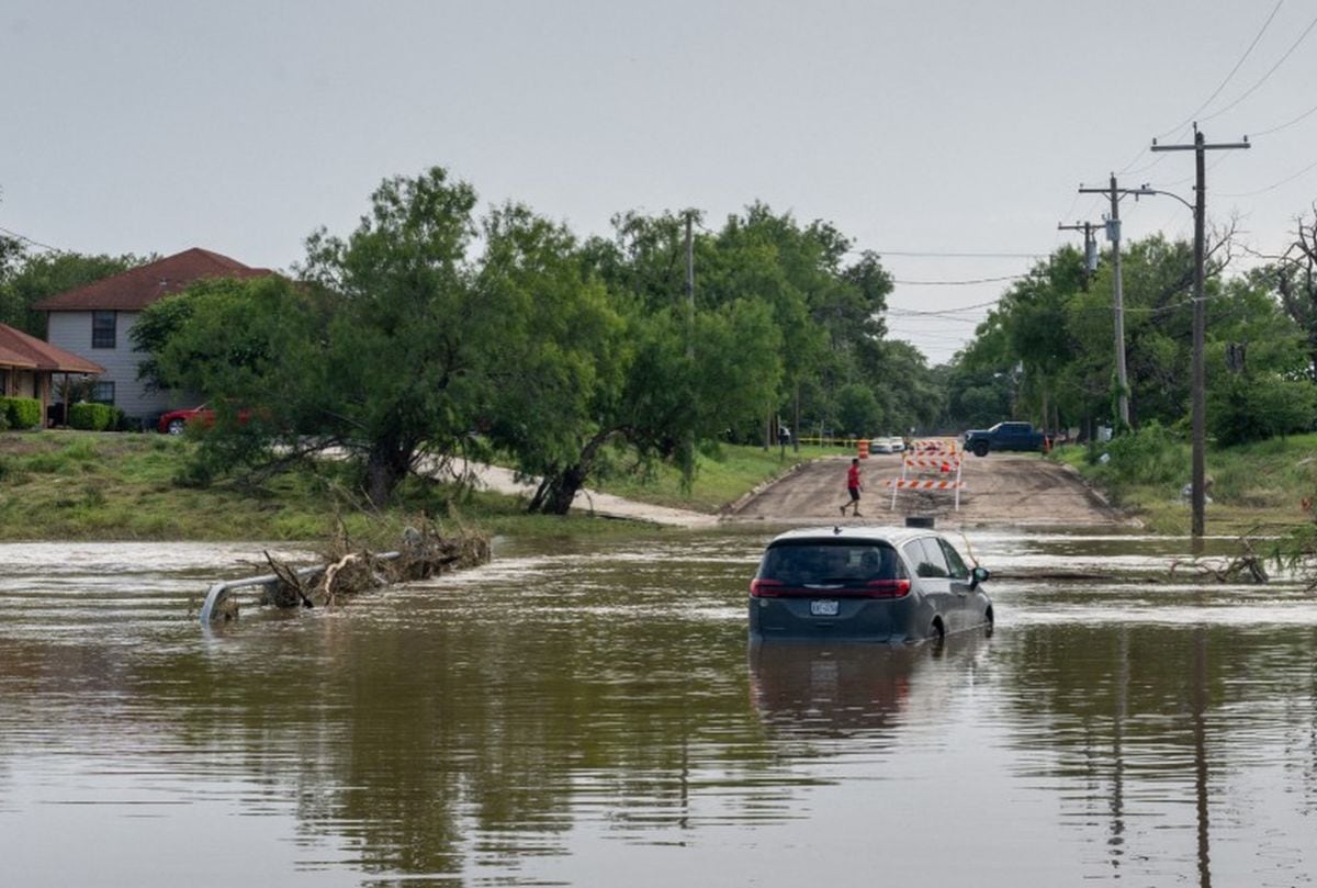 Guarda fotos de daños, órdenes de evacuación, avisos de cierre, documentos médicos y cualquier prueba que demuestre por qué no pudiste asistir a una cita o cumplir un plazo (Foto referencial: Brandon Bell/Getty Images/AFP)