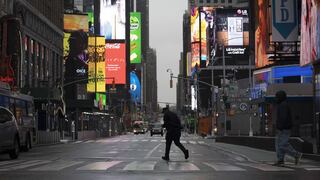 Nadie mira los luminosos de Times Square, Nueva York se queda en casa  