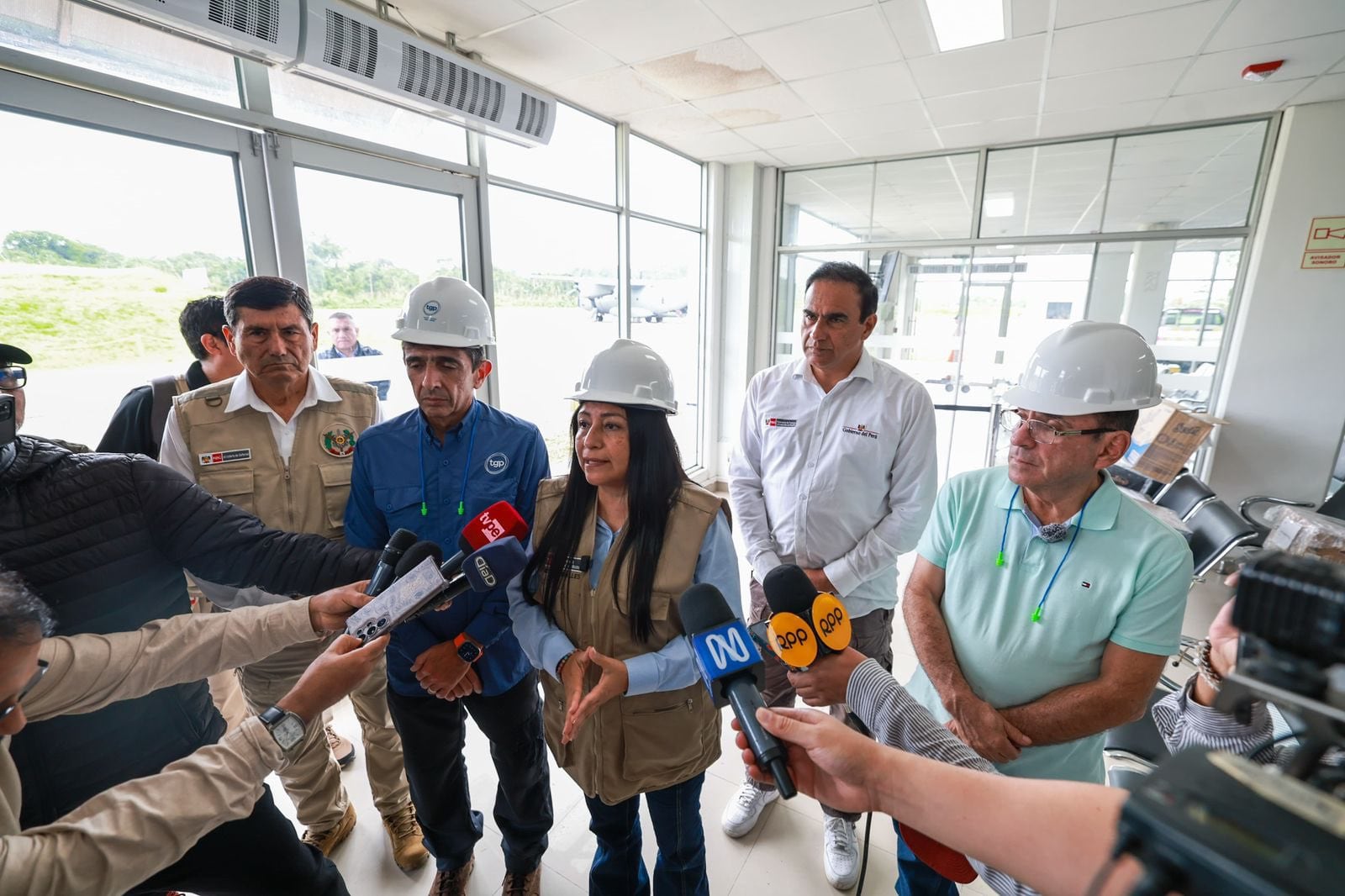 Denisse Miralles informa aumento de suministro de gas durante reparación del ducto en Cusco. Foto: PCM.