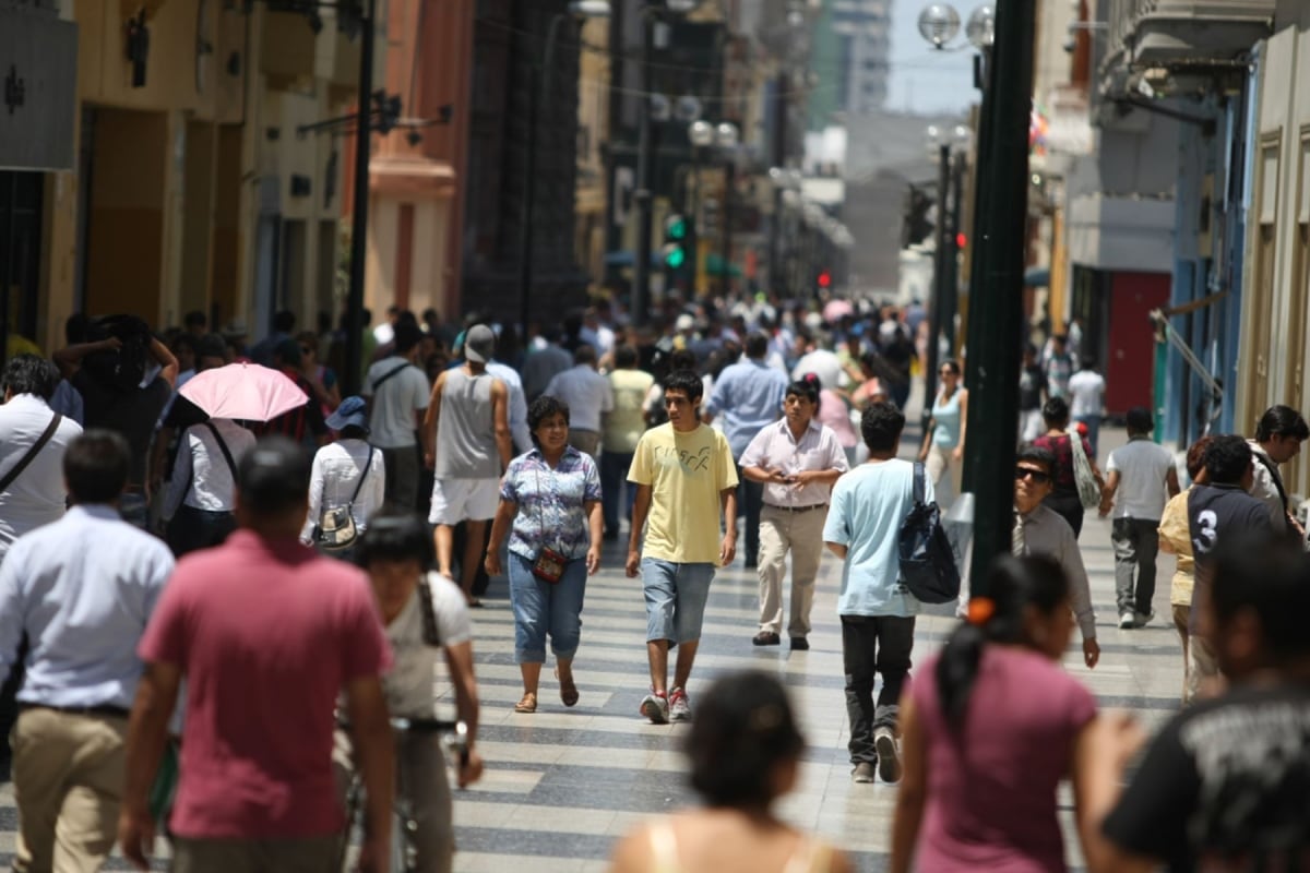 En distritos alejados del litoral se espera una temperatura más elevada, según el Senamhi. Foto: Andina