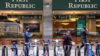 Acciones de First Republic se fortalecen tras brutal ola de ventas