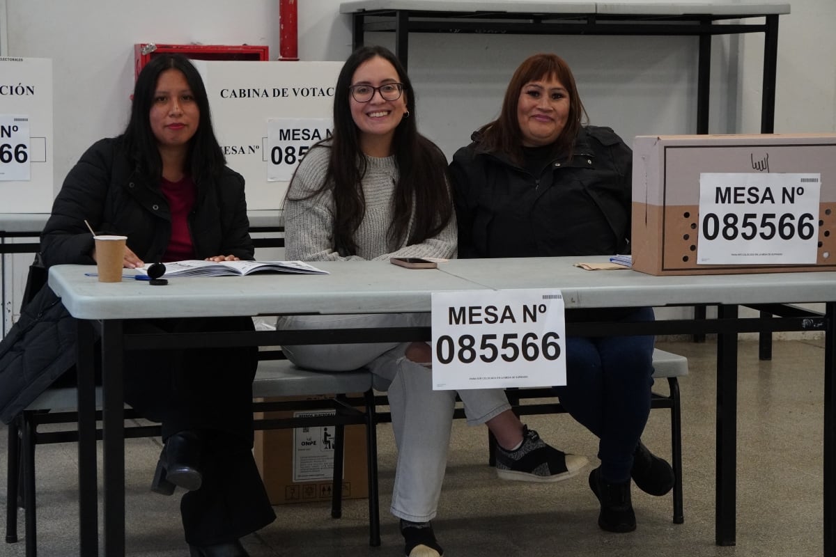 El viernes 24 será el sorteo de miembros de mesa para Elecciones Regionales y Municipales. (Foto: Consulado General del Perú en Buenos Aires).