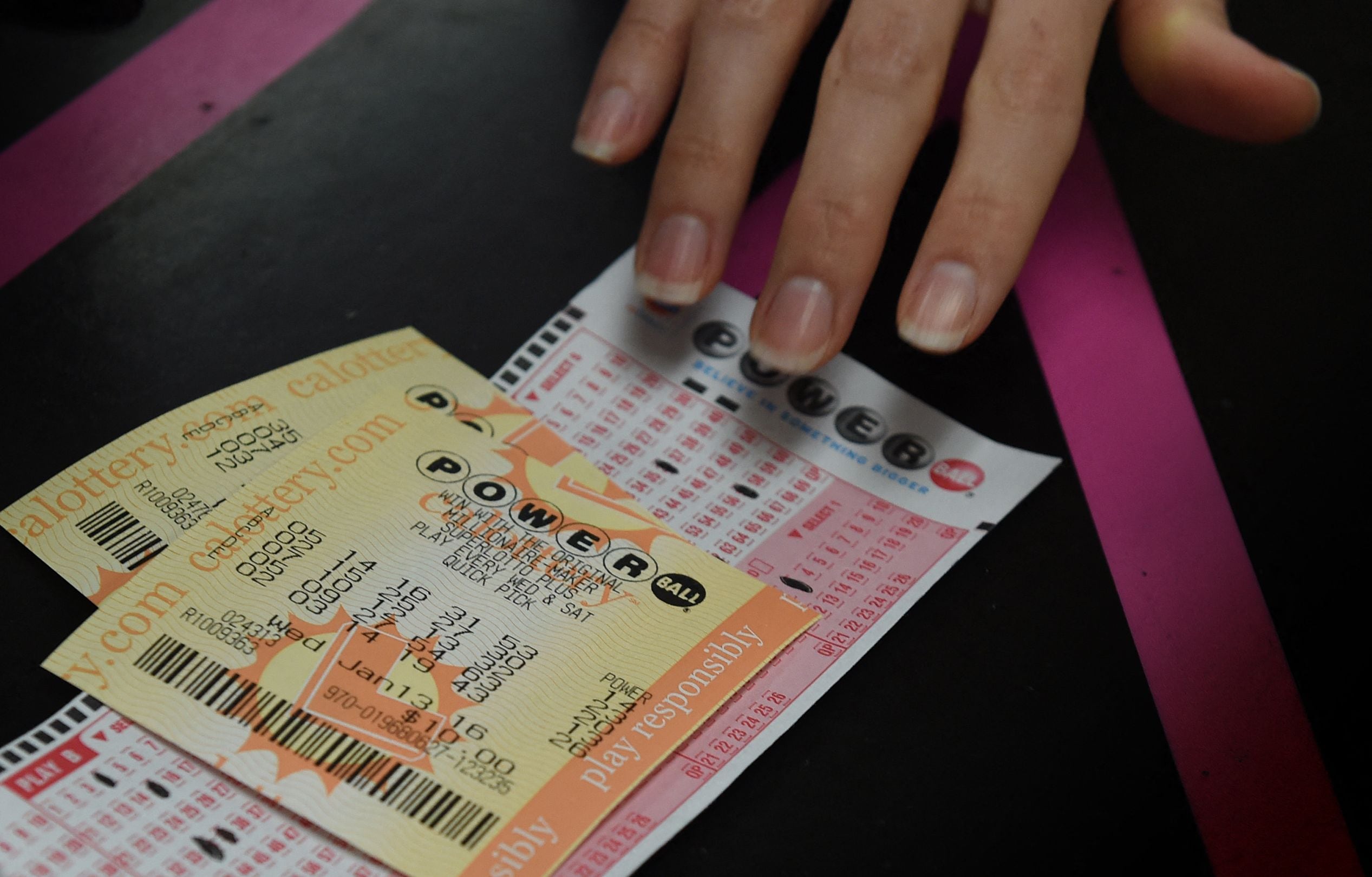 Las fechas de caducidad de los boletos del Powerball suelen variar entre 90 días y un año, dependiendo de la jurisdicción de venta. (Foto: Mark Ralston / AFP)