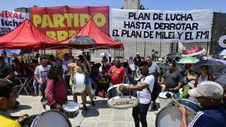 Medidas de Milei “nos llevan a la ruina”: tensión en movilizaciones ante el Congreso