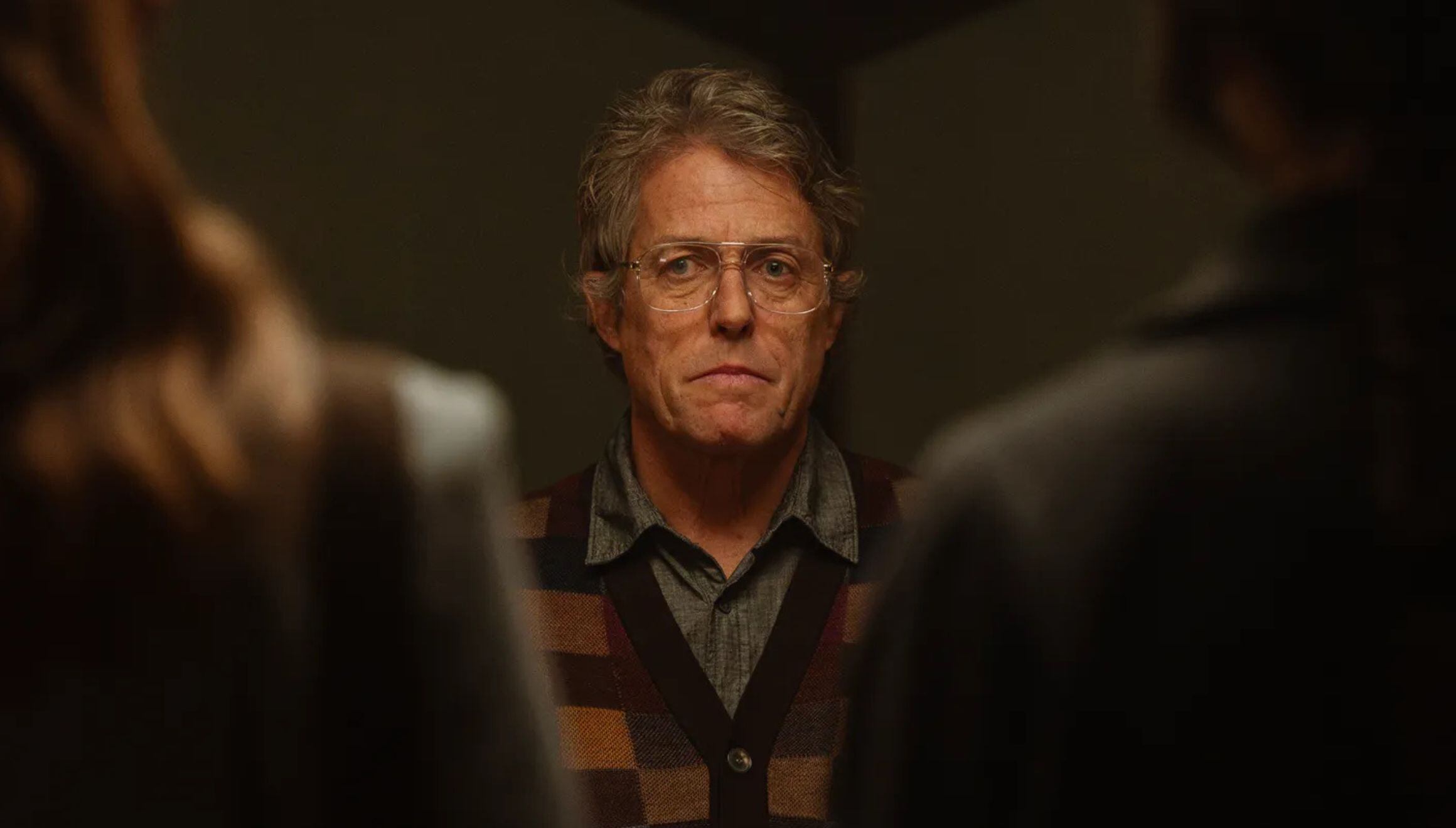 Hugh Grant como el señor Reed en una escena de la película de terror "Heretic" (Foto: A24)