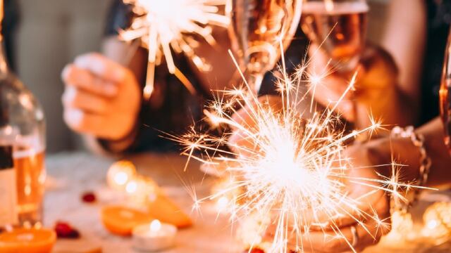 Los mejores GIFs de Año Nuevo 2024 para enviar a amigos, familiares y colegas