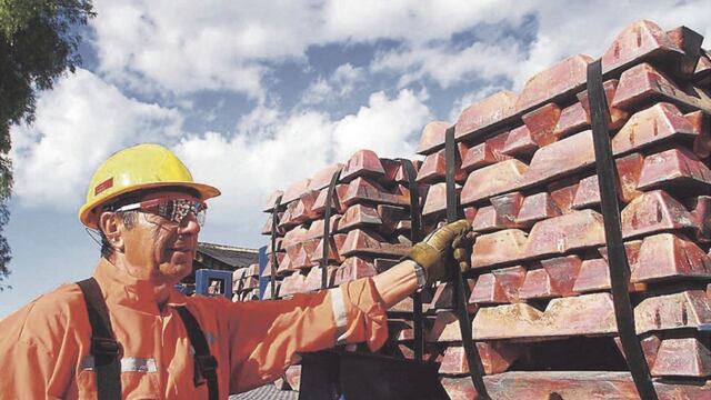 Exportaciones mineras cayeron 11% en abril por menores envíos de cobre