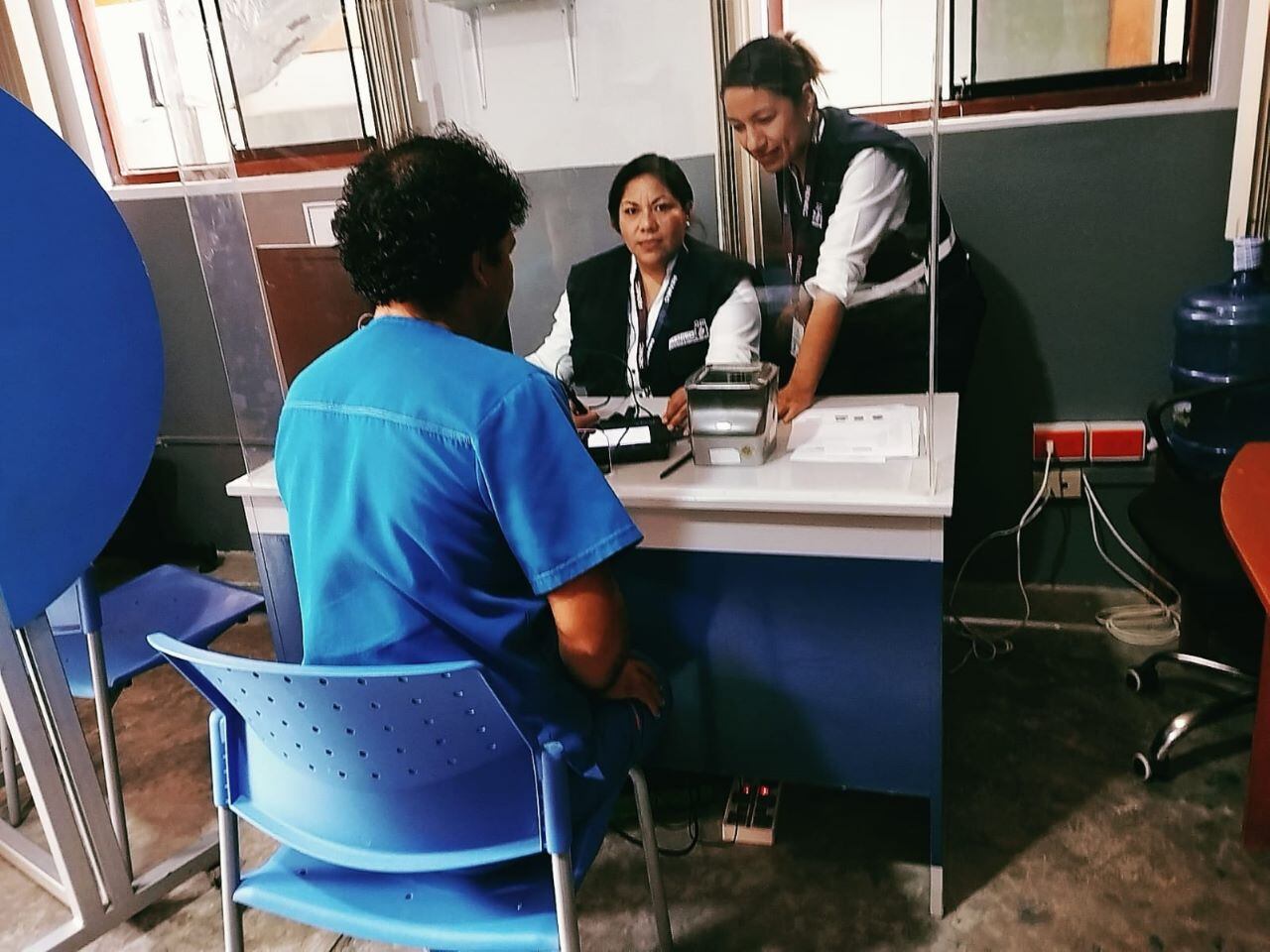 El dispositivo lleva la firma de la presidenta Dina Boluarte y el titular del MEF, Álex Contreras.