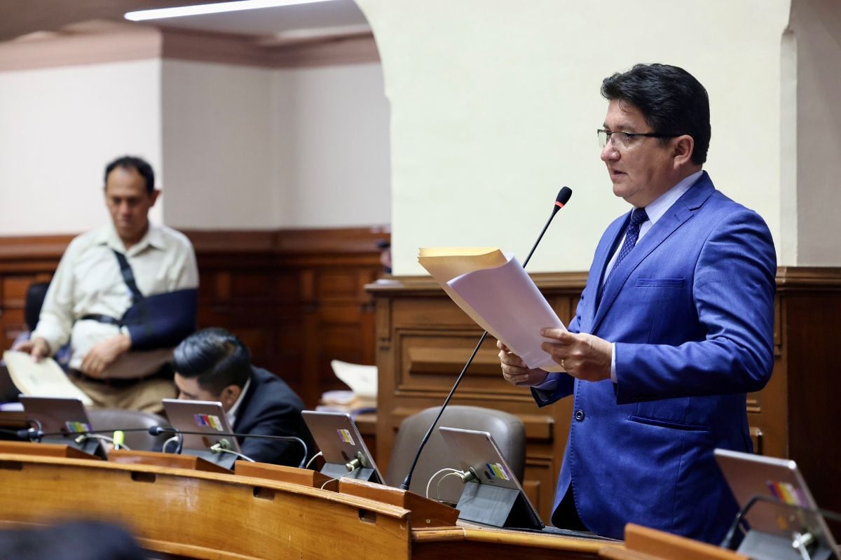 Juan Carlos Mori Celis sustentó la reforma al sistema de licencias por puntos aprobada por el Pleno. Foto: Congreso.