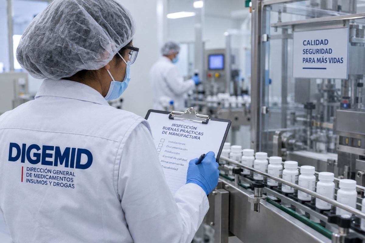 Las inspecciones de Digemid evalúan, entre otros aspectos, los procesos de producción, materias primas, controles de laboratorio, almacenamiento y trazabilidad de los medicamentos. Foto: Cortesía.