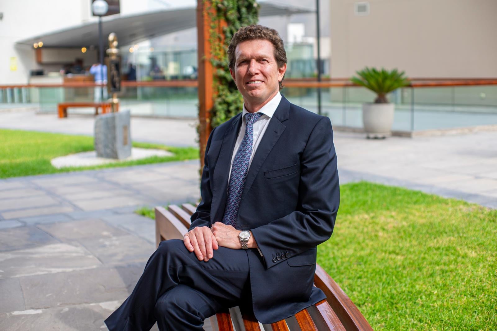 Vicente Checa, gerente general de Auna Perú, destacó la importancia de combinar prevención, tecnología y expansión para llegar a más pacientes a nivel nacional. Foto: GEC / César Campos