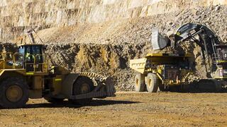 Salarios reales en minería caen 25% en febrero