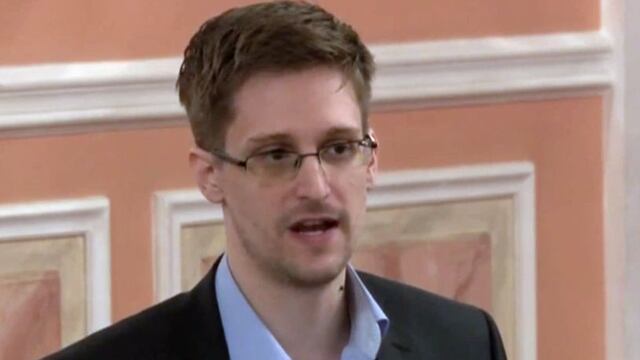 Snowden: “No se están manipulando los datos, se manipula a las personas”