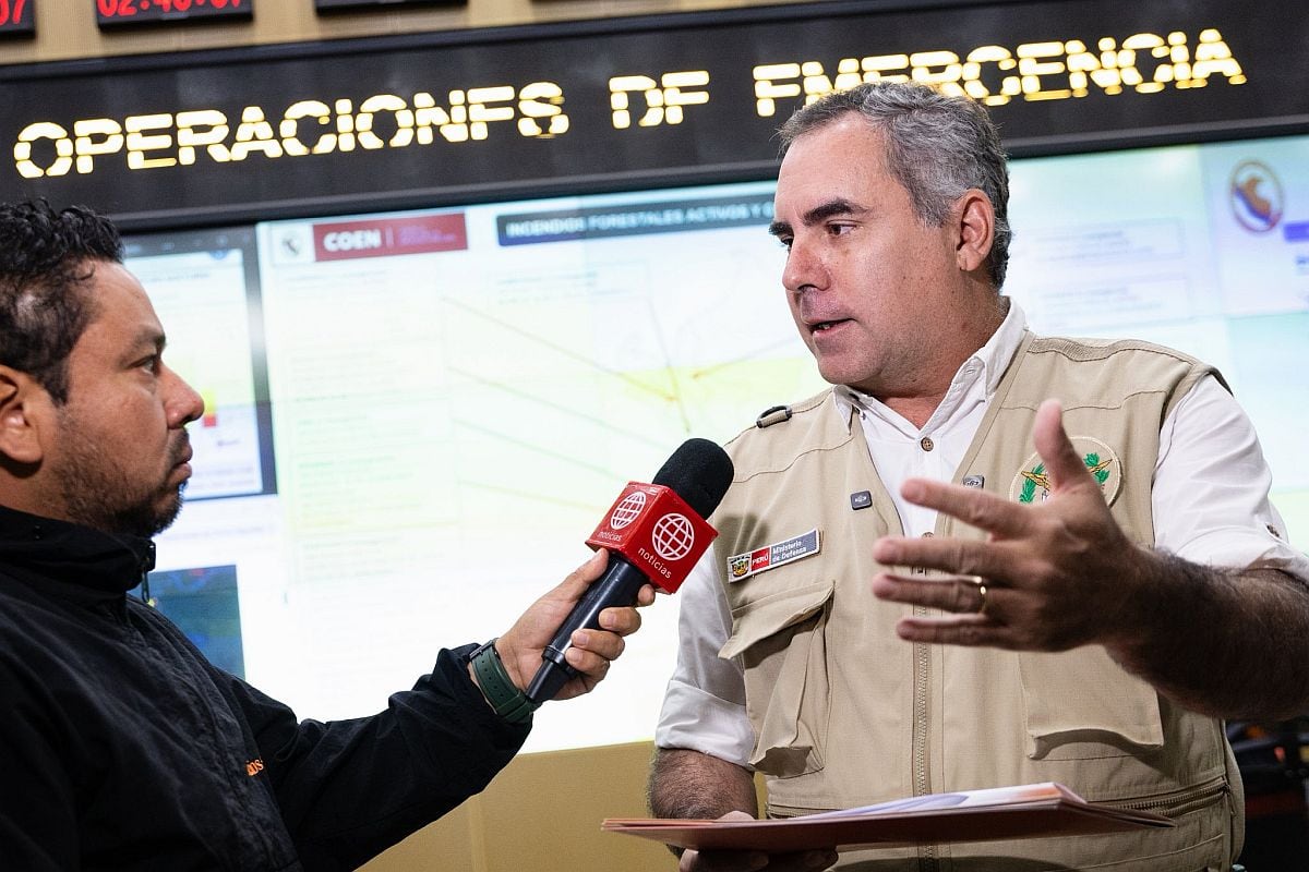 El ministro de Defensa, Rafael Belaúnde, indicó que el control se ampliará de manera progresiva a otros penales. (Foto: Ministerio de Defensa)