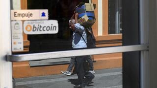 El FMI señala que riesgos por uso de bitcóin en El Salvador “deben abordarse”