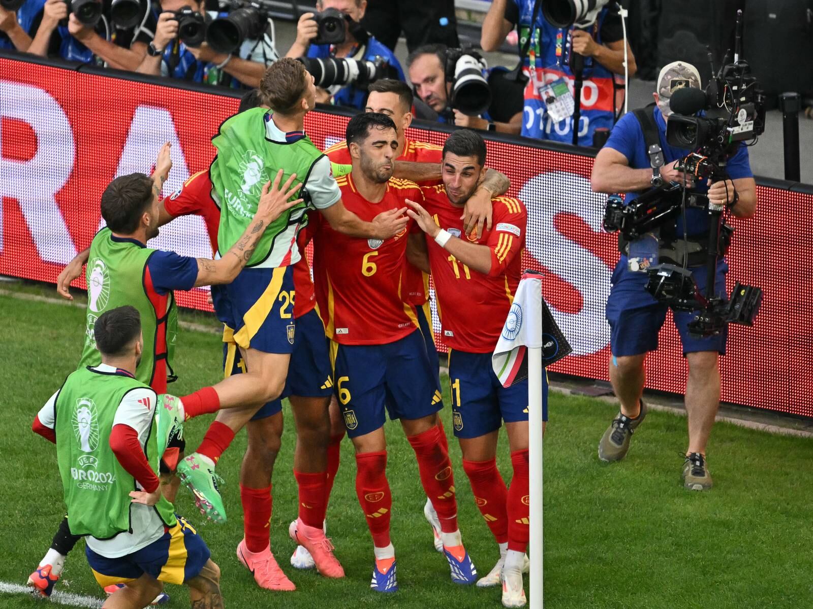Mikel Merino celebra el gol de la victoria (2-1) de España sobre Alemania en los cuartos de final de la Eurocopa 2024. (Foto: MIGUEL MEDINA / AFP)