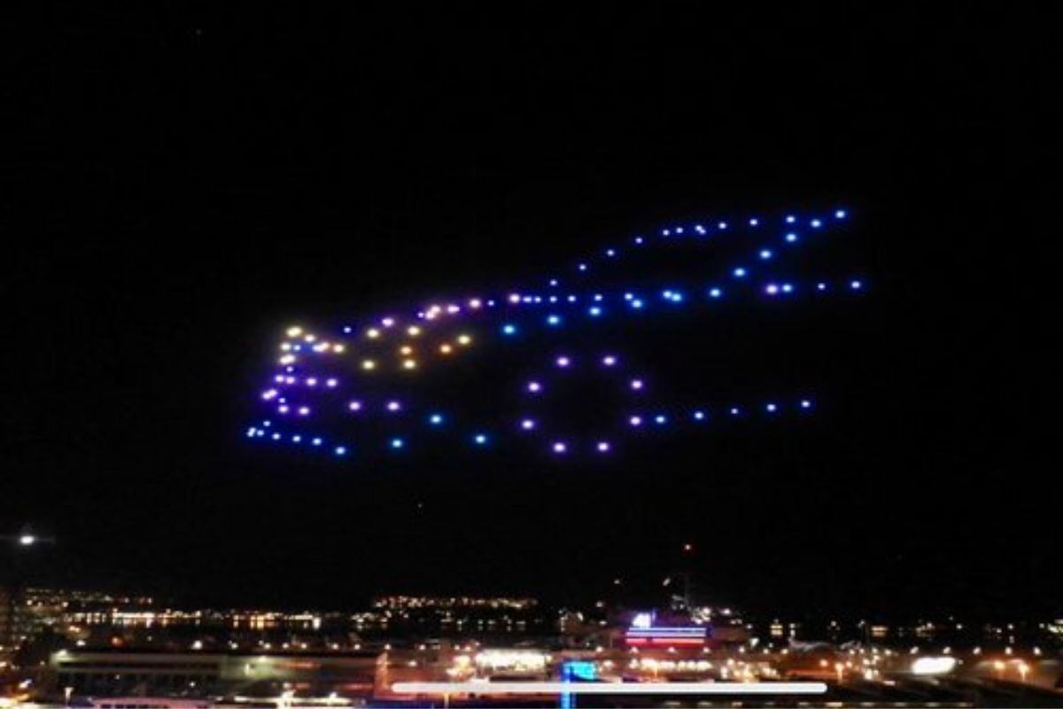 Varias ciudades de EE.UU. han decidido iluminar el cielo con drones y no con fuegos artificiales. (Foto: Drone Studios)