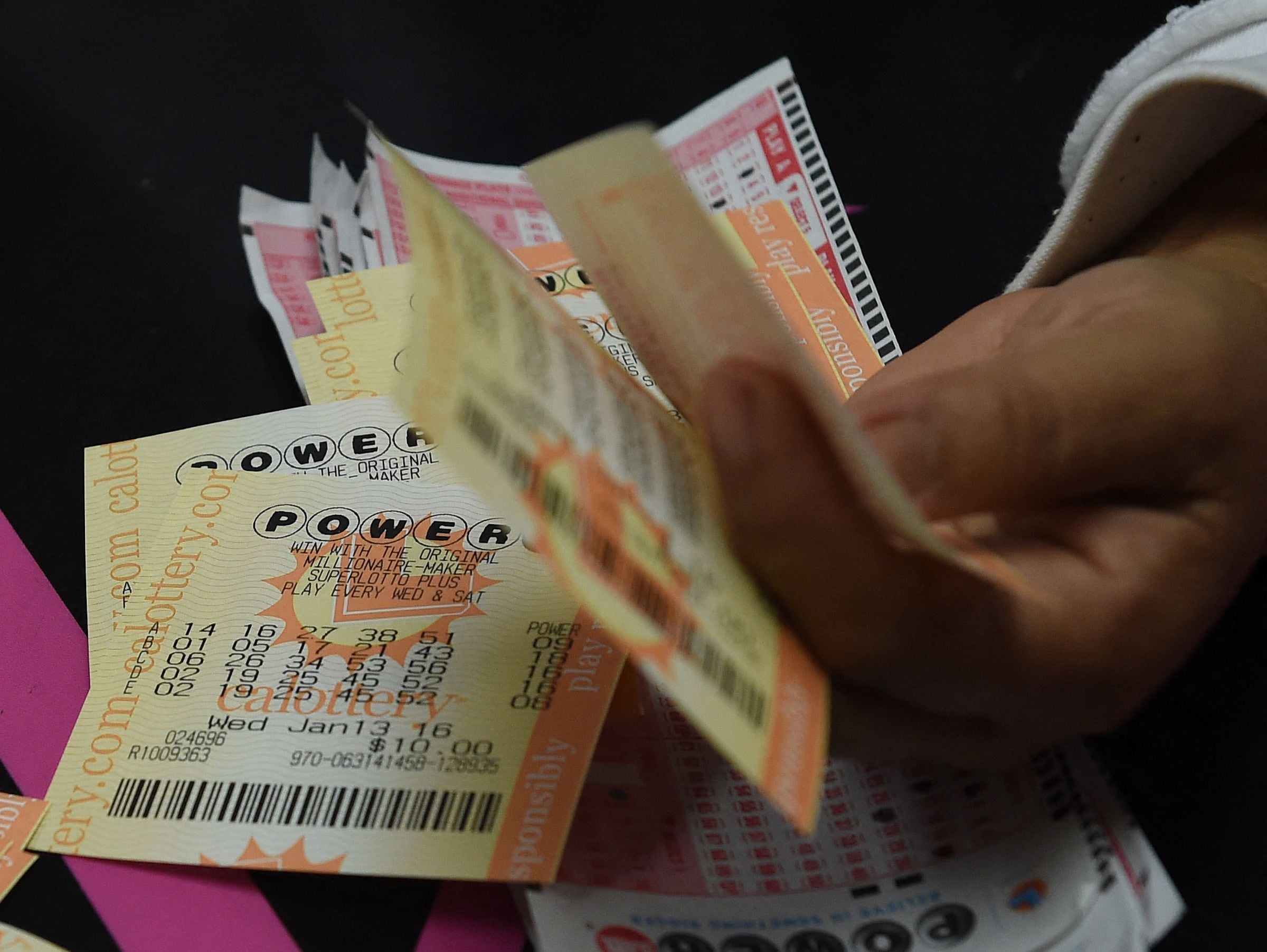 Los plazos límite para la venta de boletos del Powerball varían según la jurisdicción. (Foto: Mark Ralston / AFP)