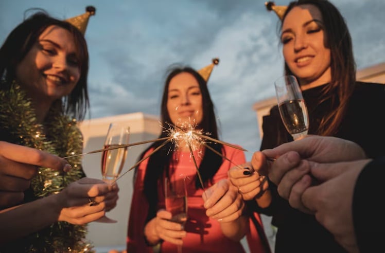 Existen rituales sencillos que ayudan a enfocar la mente en la abundancia económica, la salud y el crecimiento personal. (Foto referencial: Freepik)