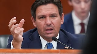 Ron DeSantis ya recibió el texto y deberá decidir si lo firma o no: ¿qué dice la ley SB 432 de Florida que cambiará las ventas en tiendas de vapers y tabaco?
