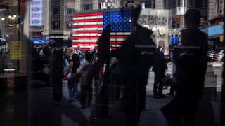 Inversores entre el miedo y la oportunidad: vender o comprar en la caída