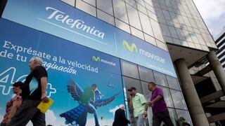 Telefónica vende el 64% de su negocio de fibra óptica en Perú a KKR y Entel
