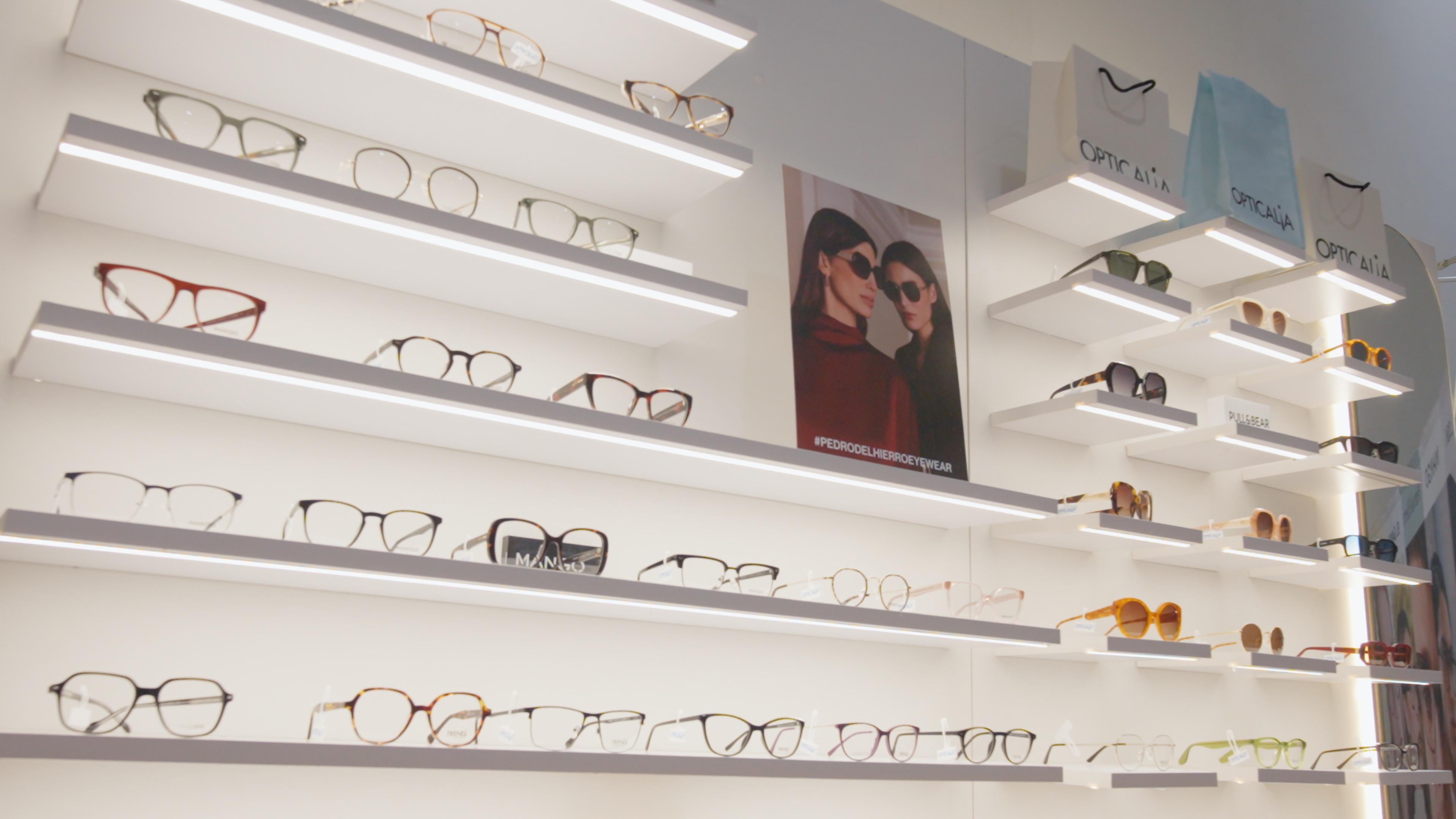 La propuesta de Opticalia para las ópticas independientes comprende marca, imagen, diseño, asesorías, portafolio de productos y acceso a proveedores con precios más competitivos.