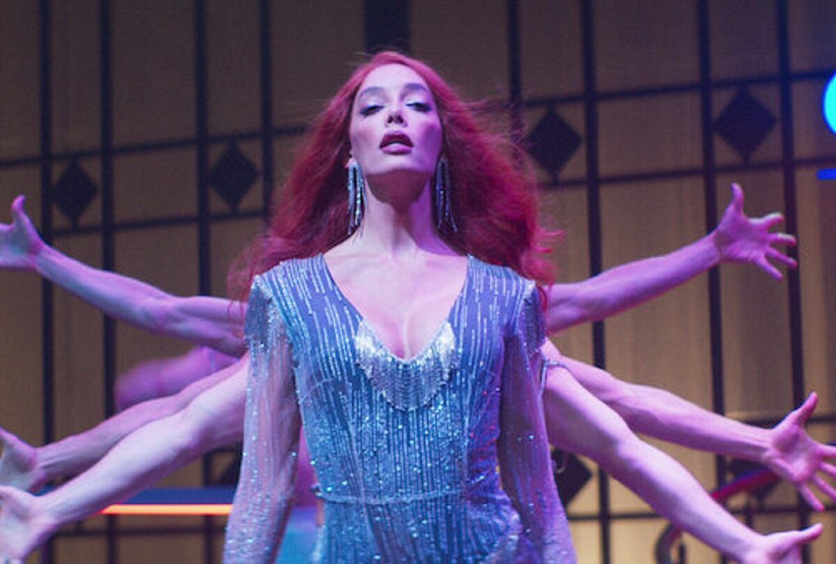 Mumy (Penélope Guerrero) se dedica a cantar y bailar yiddish en la película argentina "Transmitzvah" (Foto: Star Distribution)