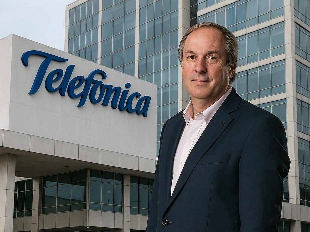 Ranftl es contador público egresado de la Universidad de Buenos Aires y posee un MBA de la Universidad del CEMA.