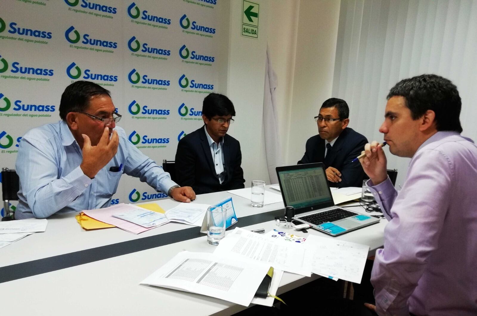 Sunass recordó que personas inscritas en el Registro de Deudores Alimentarios Morosos no pueden postular a cargo de director o gerente de una empresa de agua. Foto: Sunass.